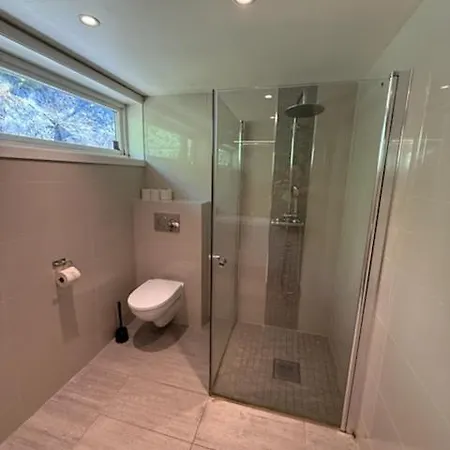 With 5 Bedrooms, Great View And Garden Nyaraló Bergen
