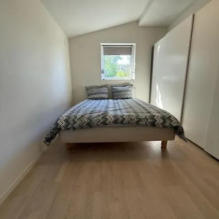 With 5 Bedrooms, Great View And Garden Holiday home *