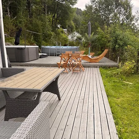 With 5 Bedrooms, Great View And Garden Casa de Férias *