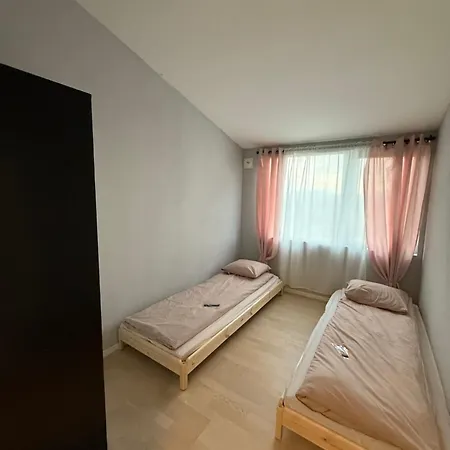 With 5 Bedrooms, Great View And Garden Casa de Férias