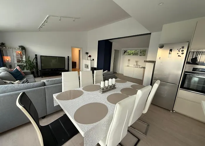 With 5 Bedrooms, Great View And Garden Дом отдыха